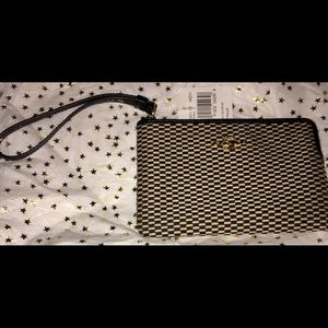 Coach Jacquard wristlet In Black & Gold. NWTO